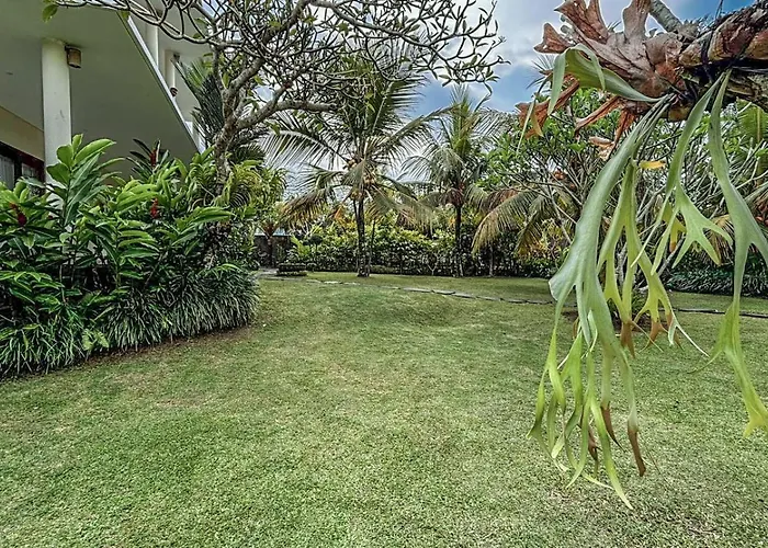 Dlobong With Bathtub And Garden View