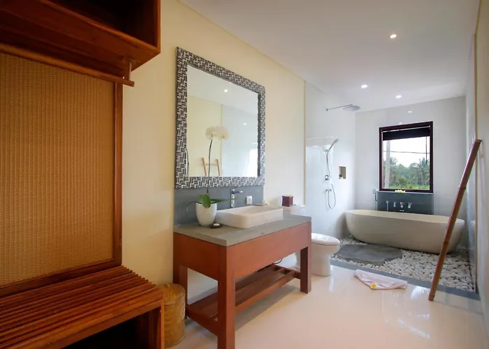 ゲストハウス Dlobong With Bathtub And Garden View 3*